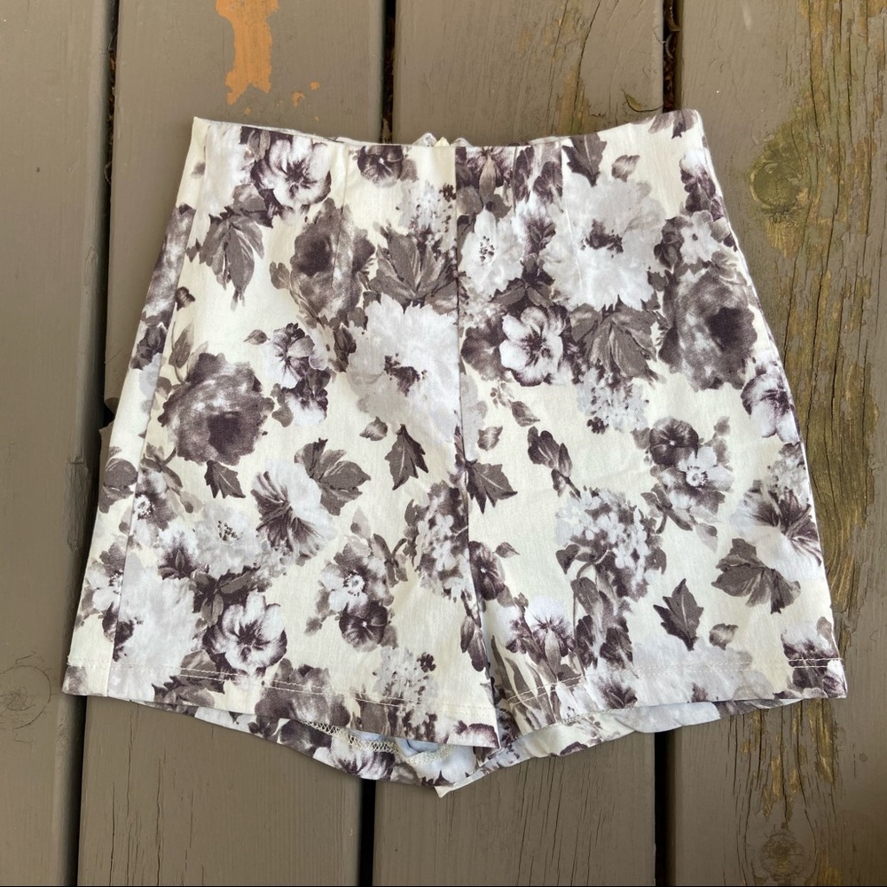 PACSUN Floral Shorts